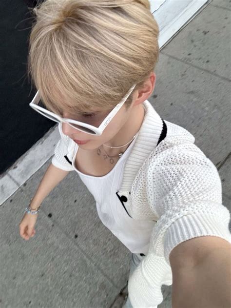 Pin By Cyrille Sagadraca On Hanbin My Pookie Hanbin Cute Gay Singing