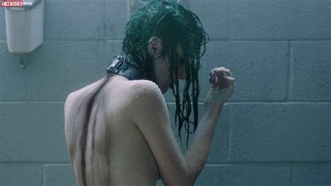 Emma Dumont Nude Pics Page