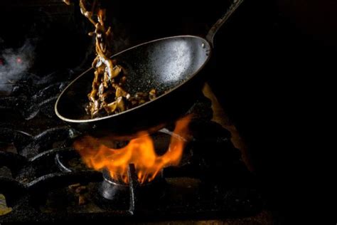 3 Penyebab Api Kompor Gas Berwarna Merah Dan Solusinya