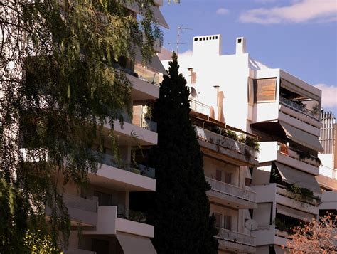 Expats are debating whether the D7 is better than the golden visa 11