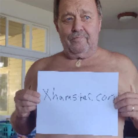 Zuhause d20 heiße MILF mit braunen Linien xHamster