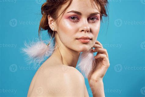 Pretty Woman Naked Shoulders Fashion Posing Bright Makeup 22070674 Stock Photo At Vecteezy