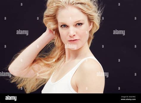 Mannequin blonde Banque de photographies et dimages à haute résolution Alamy