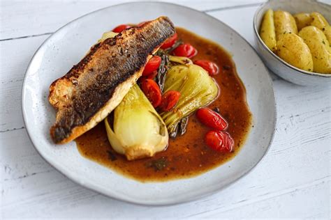 Sea Bass, Fennel and Tomatoes – Julian Cannon