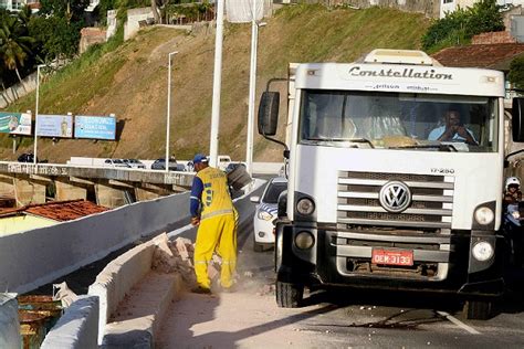 Limpurb Coleta 2 3 Mil Toneladas De Entulho Por Dia Saiba Como