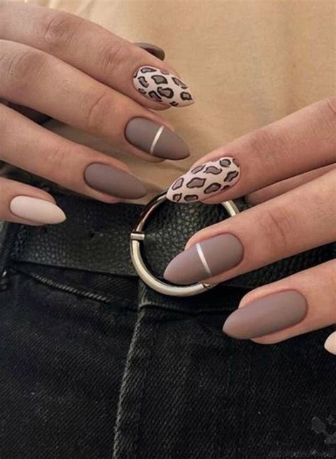 U As Almendras Nude La Manicura Cl Sica De Jlo Ideal Para Mujeres De Manicure Fashion