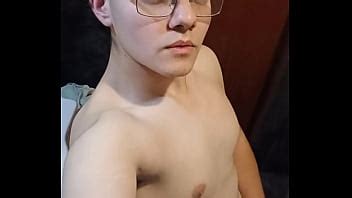 Me pajeo en el baño de madrugada XVIDEOS