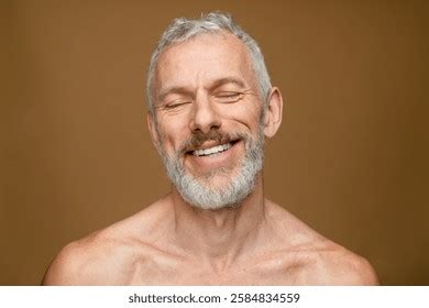 Mature Forte Poitrine R Sultats Mille Dimages Libres De Droits De Photos De Stock Et D