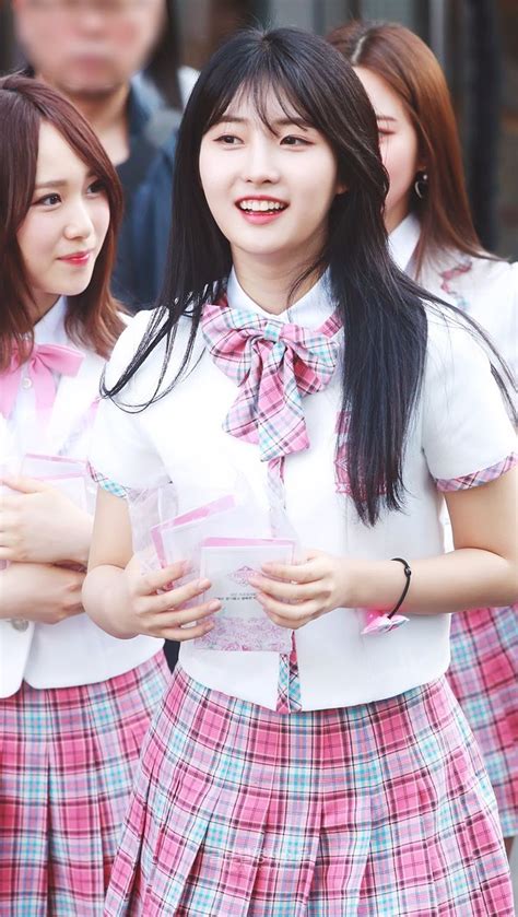 ghim cua  tren kpop girls crush