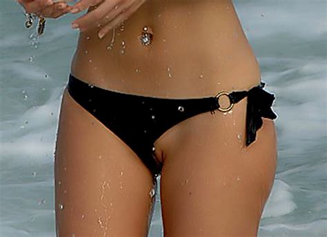 Bikini Pussy Lip Slip