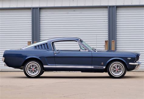 Ford Mustang Fastback Specifications