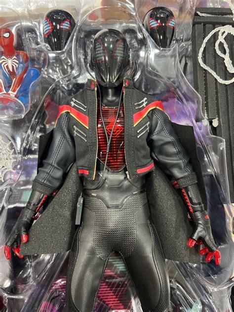 Hot Toys VGM49 Marvels Spider Man Miles Morales Miles Morales 2020 Suit 1 6th Scale
