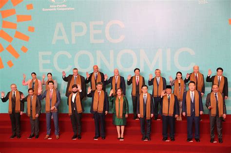 Apec合照有深意？習近平站c位、拜登流放後排 外媒狠譏「超級跛鴨」 國際焦點 全球 聯合新聞網