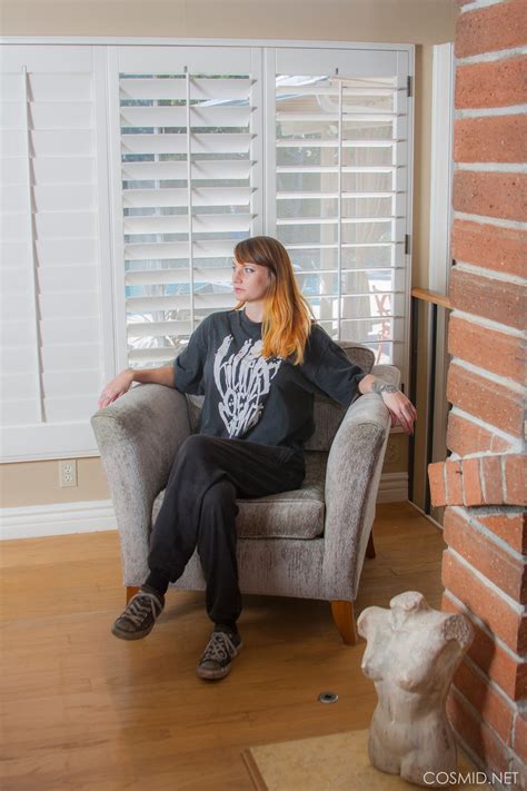 Nice Chick Strips Off Her Clothes And Shows Pussy Photos