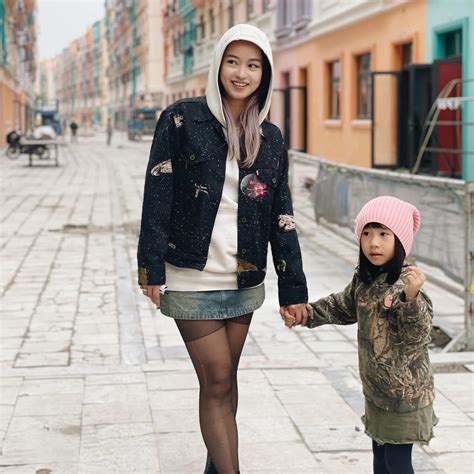 D N Hot Girl H Th Nh C Ng Th I V I Mc Mai Ng C Gi Ra Sao B O D N Tr