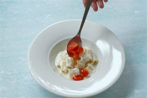 Mezze Maniche Con Crema Di Burrata E Pomodorini