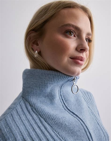Kjøp Pieces PCHASY LS ZIP KNIT D2D DMO - Kentucky Blue | Nelly.com
