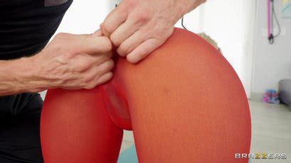 Flexible Blonde Babe Lauren Pixie Craves For Deep Pussy Pounding Photos