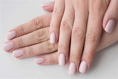 Les Ongles Beiges On Vous Parle De Ce Vernis Nude Carre D Info