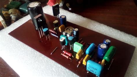 Простой усилитель НЧ мощностью 0,5 Вт.