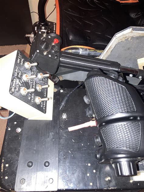 update   toggle box   mounted    plug  play