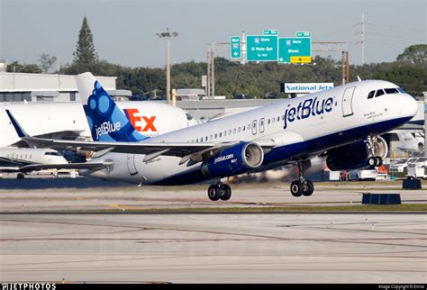 N834JB Airbus A320 232 JetBlue Airways Ennio JetPhotos