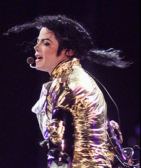 Download Michael Jackson Pictures | Wallpapers.com