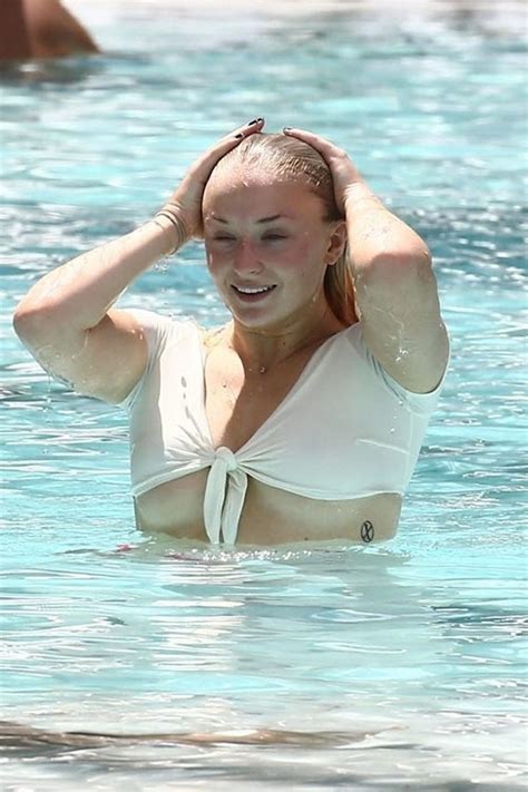 Sophie Turner Nude Photos And Videos