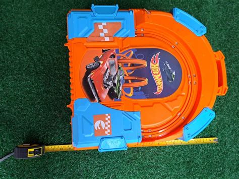 Hot Wheels Carrying Case Slot Car Race Track Set 1:64, Hobbies & Toys ...
