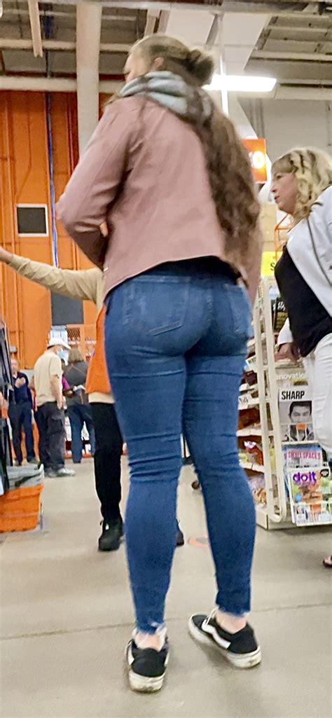 Thick Hips Round Ass Redhead Tight Jeans Forum