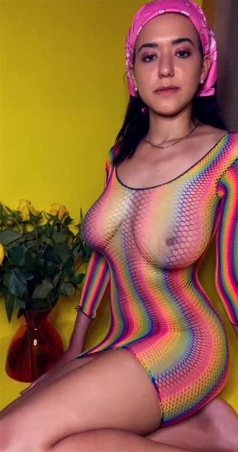 What Is The Name Of This Brunette Doing Tutorial About Selfcare Replies