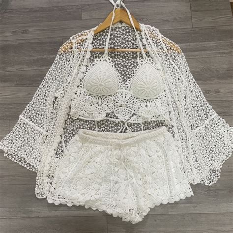 Set bikini ren đi biển món áo bra quần sooc và áo choàng Chiaki vn
