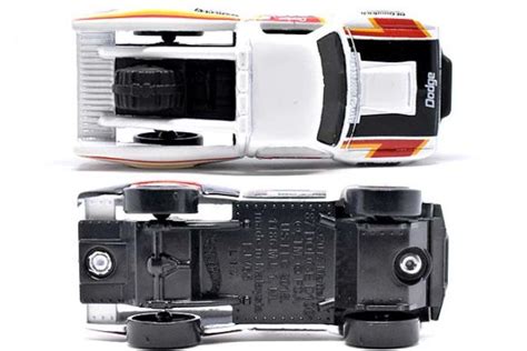 87 DODGE D100のレビュー80年代を生きた少年の心をくすぐりまくったダッジラム的オフロードレーサー FJV65 Hot Wheels 情報まとめ ホットウィール にわかマニア