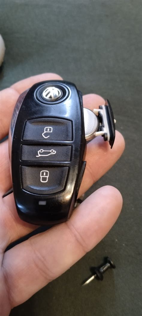 Батарейка в ключе — Volkswagen Touareg (2G), 3 л, 2012 года ...