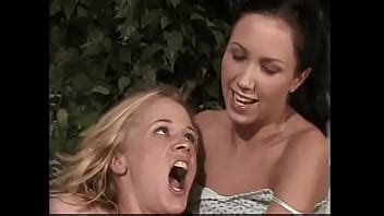 Semental Er Tico Golpea El Culo Y El Co O De Chicas Sexy Antes De Disparar Su Carga Xvideos