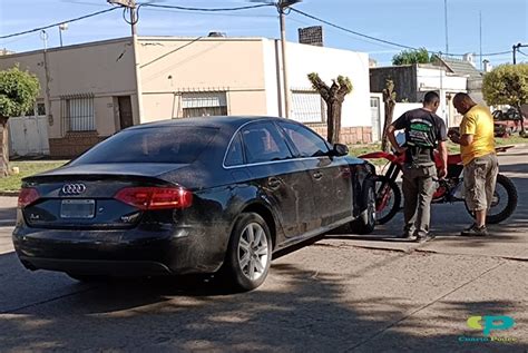 Choque Entre Un Auto Y Una Moto En La Esquina De Barrera Y Avellaneda Cuarto Poder Bragado