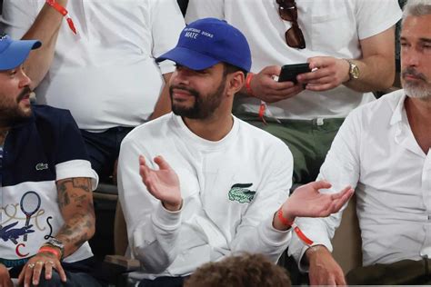 Sami Outalbali que devient le beau gosse français de Sex Education Public