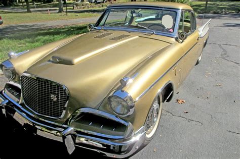 Studebaker Golden Hawk Revivaler