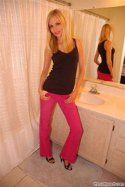 Pictures Of Teen Girl Brenna Nude In The Bathroom Porn Pictures XXX