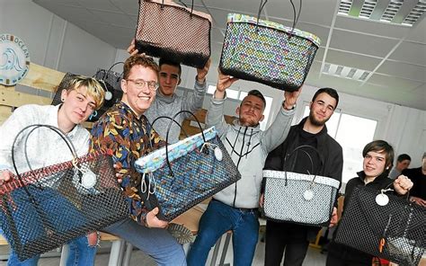 Recyclage Ils créent des sacs avec des poches d huîtres Le Télégramme