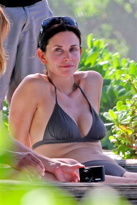 Courteney Cox Bikini Home Planete Buzz