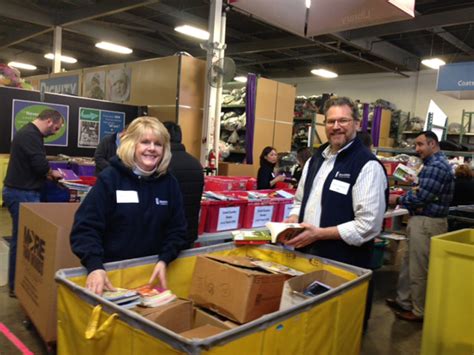 Bowdoin Volunteers at Cradles to Crayons! - Bowdoin Construction