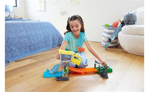 Hot Wheels RacerVerse Jurassic World Blue S Raptor ToyChamp