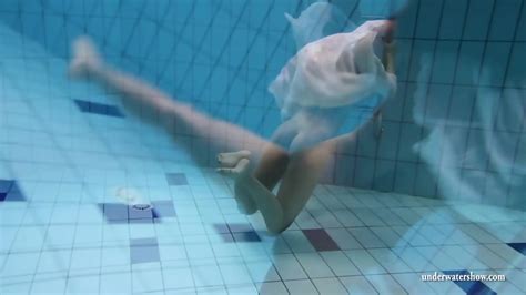 Silvie Hot Underwater Babe