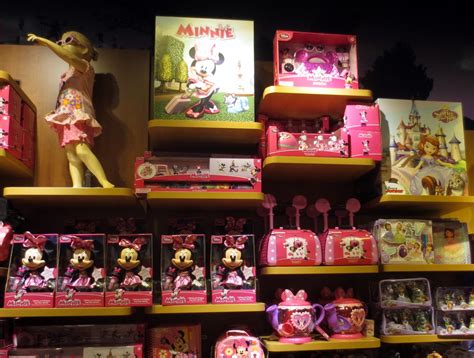 The Disney Store - Ispira.Blog