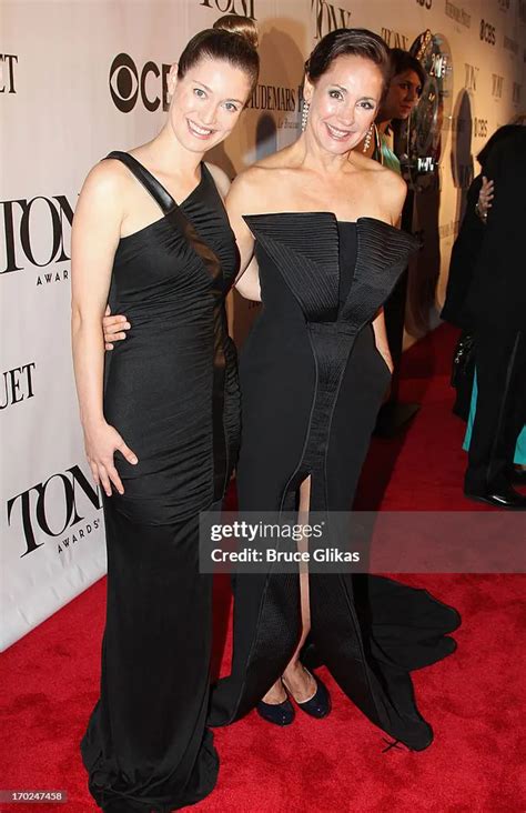 50 Zoe Perry Bikini Pictures Hot Sexy Livinlavidalowcarb