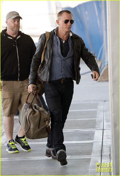 Daniel Craig Keeps It Cool In Shades For Nyc Departure Photo 3117344
