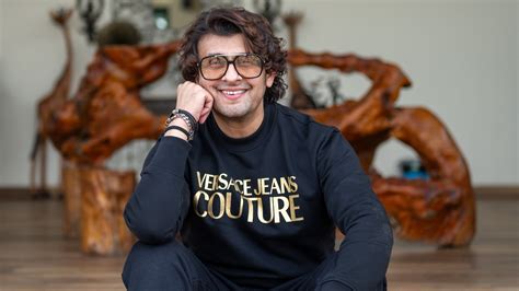 army day sonu nigam owes  career  sandese aate hain  song
