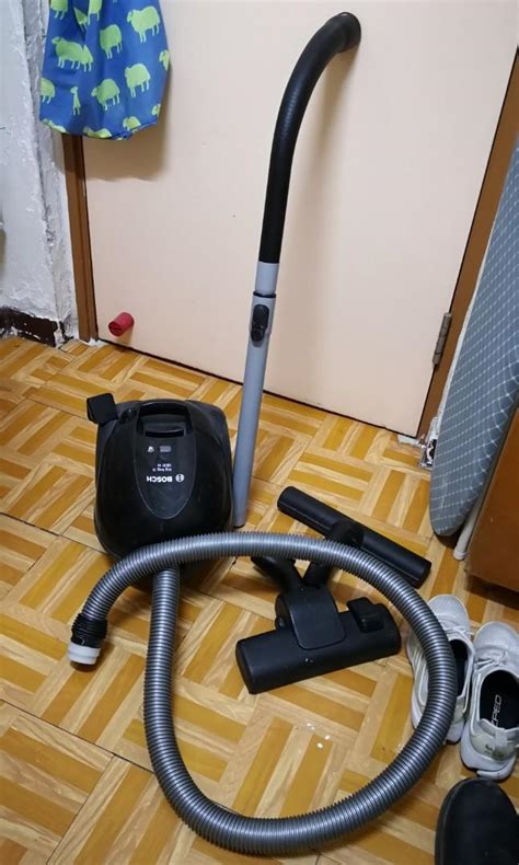 Bosch 塵袋吸塵機 Bosch Big Bag 3l 1800w vacuum cleaner, 家庭電器, 吸塵機 ＆ 家居清潔電器 ...
