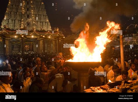 Karthigai deepam hi-res stock photography and images - Alamy